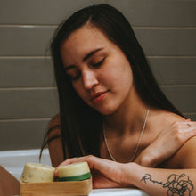 Charger l'image dans la galerie, Savon amande et grains d'avoine